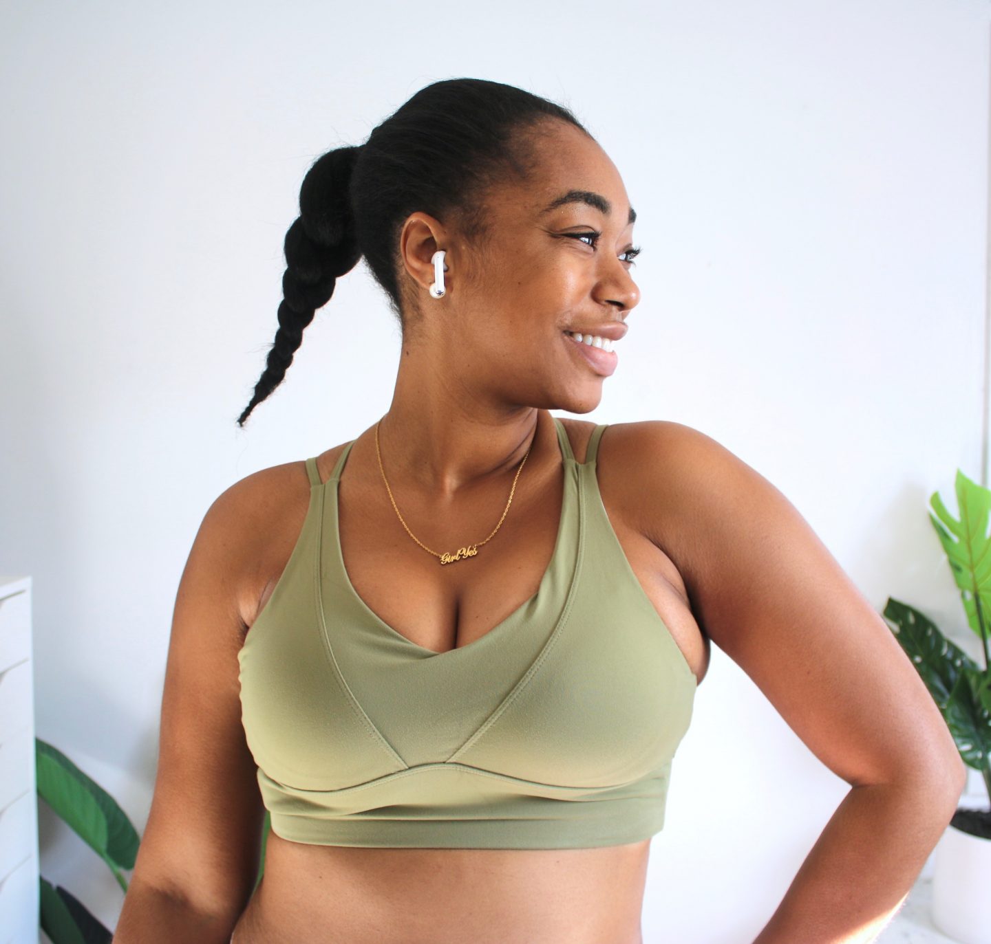 Chimere Nicole, blogger wearing Running Girl sports bra