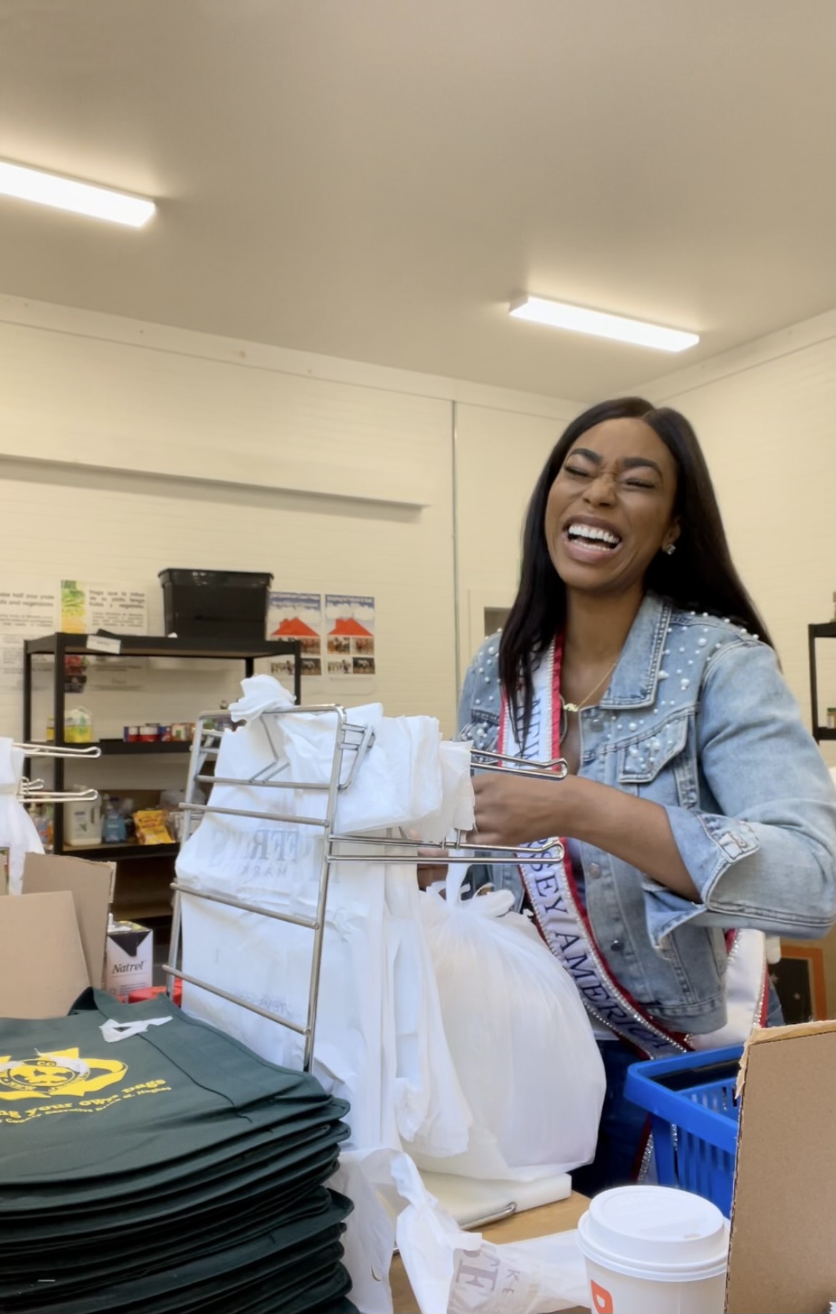 Mrs. New Jersey America 2020 volunteering at Arm in Arm in Trenton, NJ